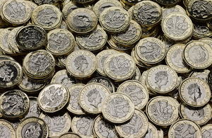 Round pound left in slow lane as new £1 coin overtakes in circulation